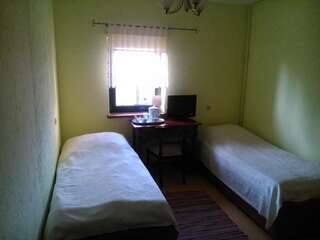 Отели типа «постель и завтрак» Karczma Biesiadna Dalnia Стандартный двухместный номер с 2 отдельными кроватями-15