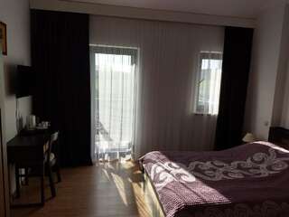Отели типа «постель и завтрак» Karczma Biesiadna Dalnia Улучшенный двухместный номер с 1 кроватью или 2 отдельными кроватями и балконом-3
